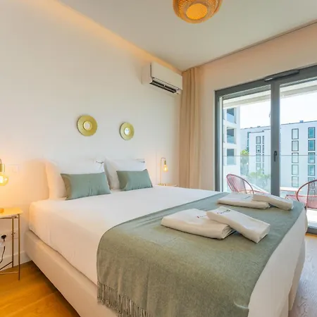 Flh Seaside At Acqua Residences * Funchal (Madeira)